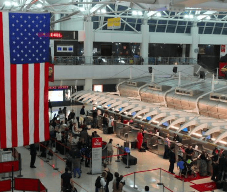 EEUU duplicó el costo de viaje para ciudadanos