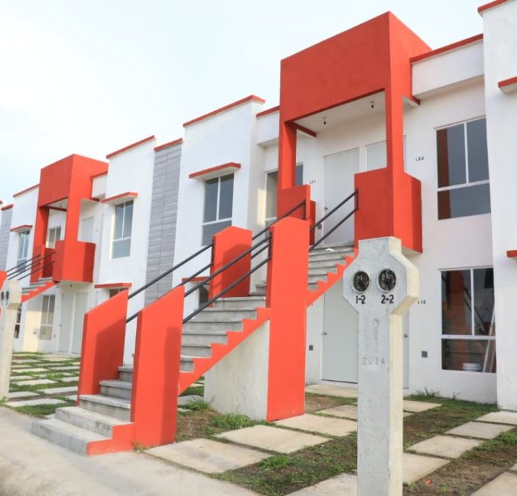 Entregan primeras 80 Viviendas para el Bienestar en Tabasco