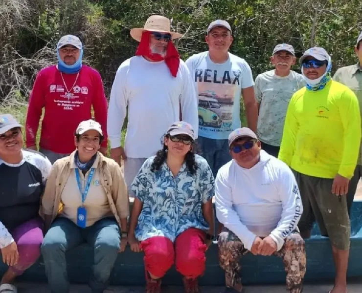 Familias y Gobierno unidos por la recuperación de Manglares en Yucatán