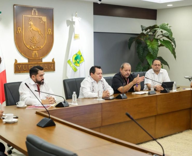 Gobernador Díaz Mena da seguimiento a temas del transporte público en reunión con la ATY