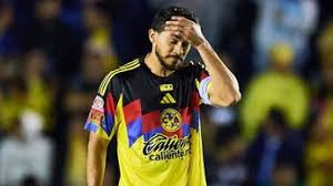 Henry Martín preocupa al cuerpo técnico del América tras sufrir un esguince de rodilla que lo alejaría por el resto del Apertura 2025.