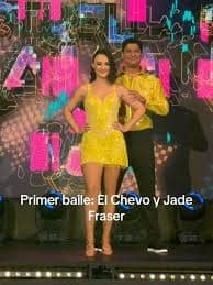 Jade Fraser y Chevo fueron los primeros en encender la pista durante el Inicio de Las Estrellas Bailan En Hoy, conquistando al público con su energía y ritmo.
