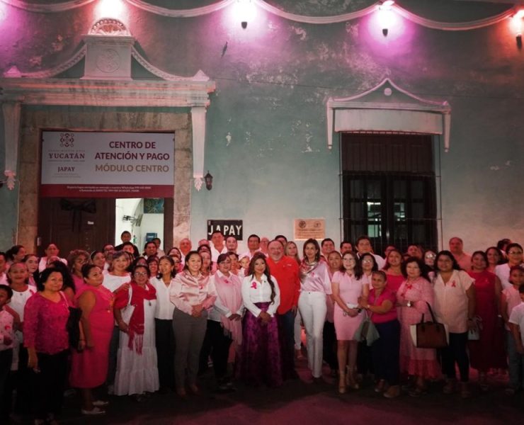 Japay ilumina su sede en apoyo a la lucha contra el cáncer de mama