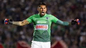 Jonathan Orozco, el portero con más participaciones en el Clásico Regio por Rayados, muestra toda su seguridad bajo los tres palos.