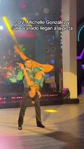 Michelle González y Julio Vallado cerraron con broche de oro el Inicio de Las Estrellas Bailan En Hoy, dejando al público y al jurado impresionados con su actuación llena de estilo y energía.