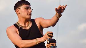 Prepárate para vivir la próxima presentación de El Malilla en Xmatkuil, donde llega con sus éxitos a Xmatkuil y promete una noche llena de música y energía.