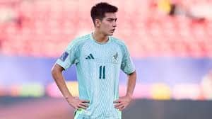 El futbolista de 16 años de los Xolos de Tijuana, Gilberto Mora, llega ante Chile, con tres goles en el Mundial Sub-20.
