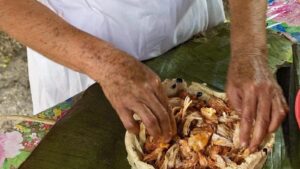 Misterios y tradiciones del Pib que envuelven esta preparación especial del Día de Muertos, conocido en la Península de Yucatán como Hanal Pixán