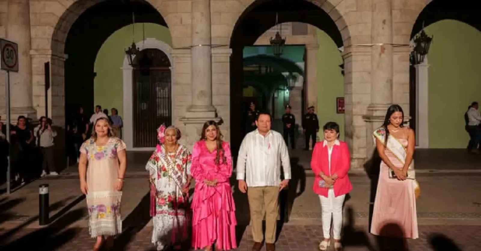 Palacio de Gobierno se iluminó de rosa ¡Iniciativa que inspira!