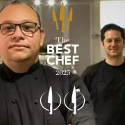 Pedro Evia y Eduardo Rukos reciben dos cuchillos en The Best Chef Awards 2025