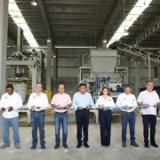 Ponen en marcha nueva línea de producción de fábrica de block en Teapa