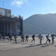 Rescata la Marina a 27 menores en una embarcación