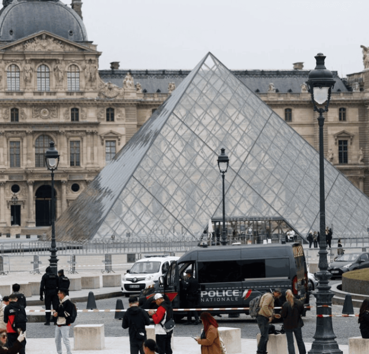 Robo en el Museo del Louvre