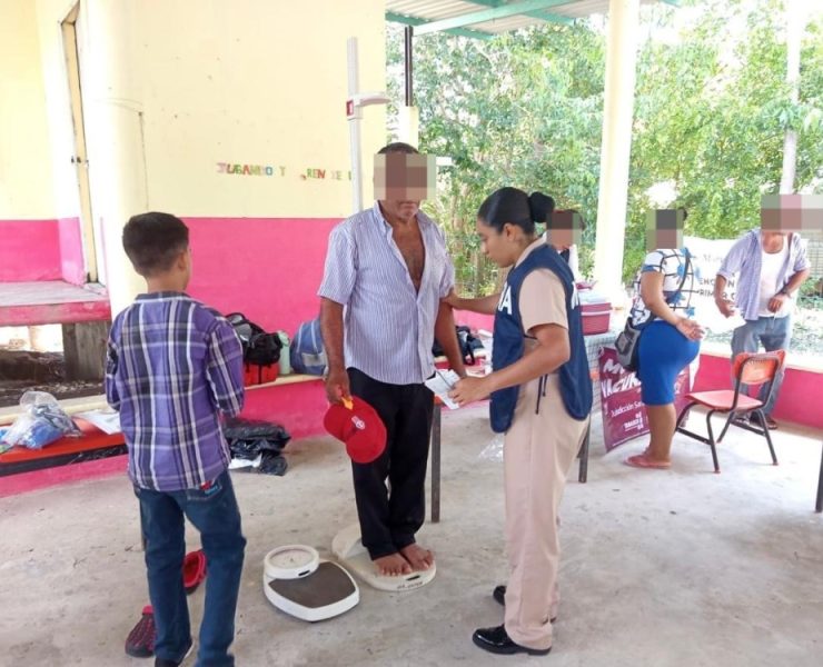 Secretaría de Marina lleva atención médica a comunidades