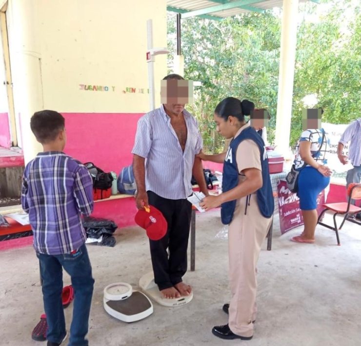 Secretaría de Marina lleva atención médica a comunidades