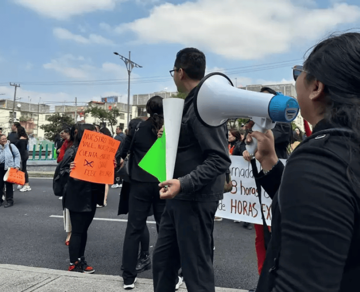 Trabajadores del SAT bloquean vialidades en CDMX