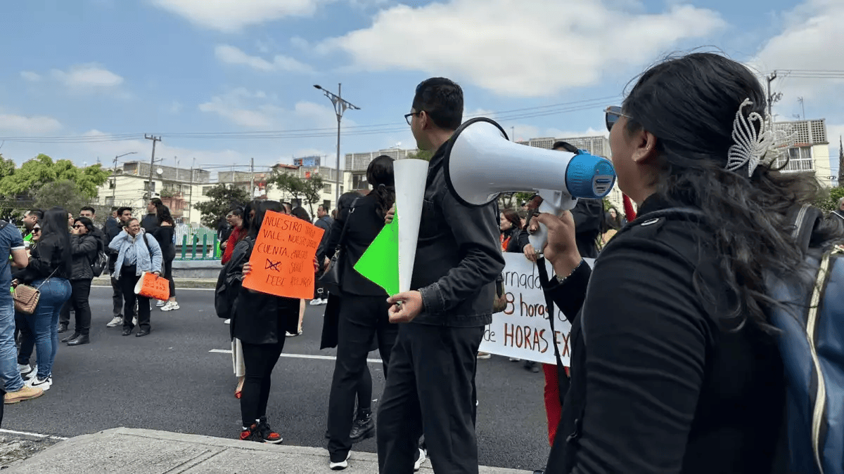 Trabajadores del SAT bloquean vialidades en CDMX