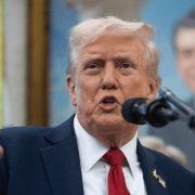 Trump amenaza con aniquilación total a Hamás