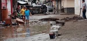 Personal de UNICEF instala una planta potabilizadora móvil en una de las zonas más afectadas, reforzando el compromiso con la salud y bienestar mientras Unicef intensifica ayuda humanitaria en México.
