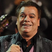 Usuarios viralizan que la CURP de Juan Gabriel sigue activa