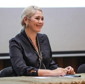 La Senadora Verónica Camino aclaró el tema de las tarifas eléctricas y destacó la importancia de consultar información confiable antes de creer en rumores.