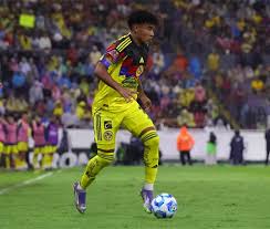 Isaías Violante se lesionó durante el amistoso ante Chivas y será baja del América hasta las últimas jornadas del torneo.