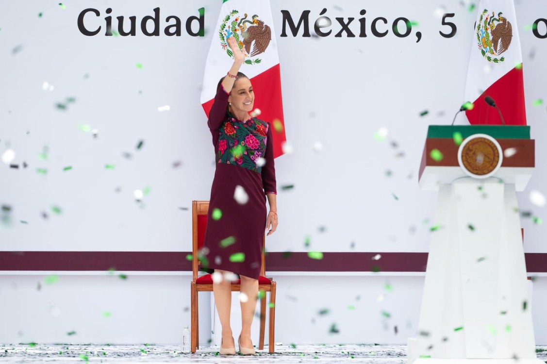 Sheinbaum celebra primer año de gobierno con consulta simbólica y agenda tecnológica en el Zócalo