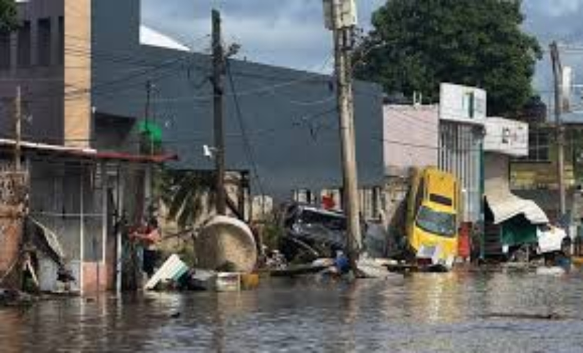 Inundaciones México dejan muertos y emergencia nacional