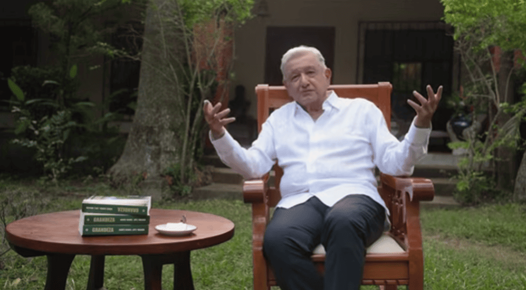 AMLO reaparece en redes