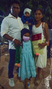 Las 565 parejas participantes celebran su nueva etapa de vida en las Bodas del Renacimiento Maya 2025 en Xmatkuil, rodeadas de música, tradición y el calor de Yucatán.