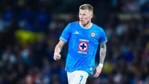 Mateusz Bogusz volvió con fuerza tras su lesión y abrió el marcador para el Cruz Azul, reafirmando por qué la Máquina es nuevo líder general.