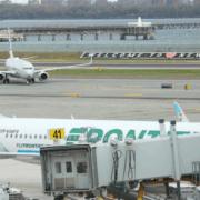 Aeropuertos de NY cesan operaciones por culpa del "Shutdown" del gobierno