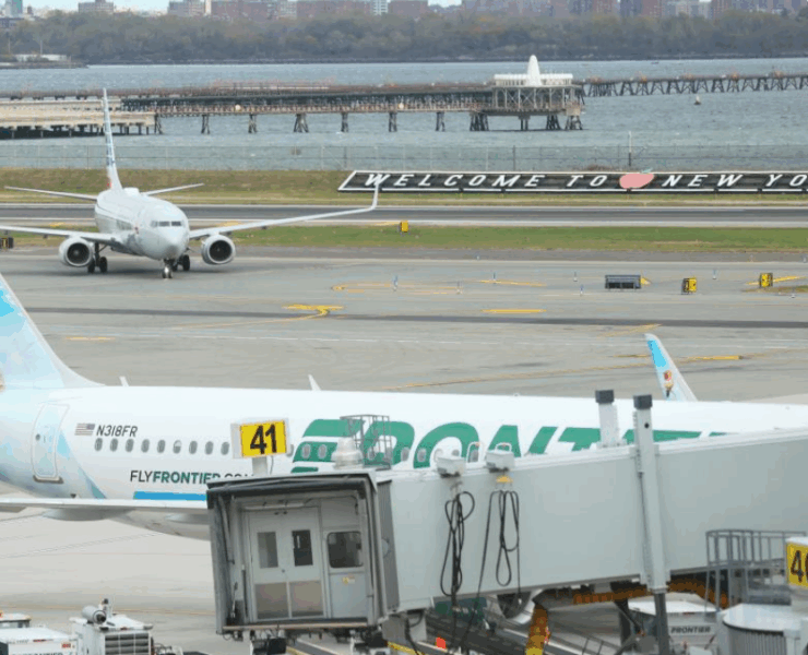 Aeropuertos de NY cesan operaciones por culpa del "Shutdown" del gobierno