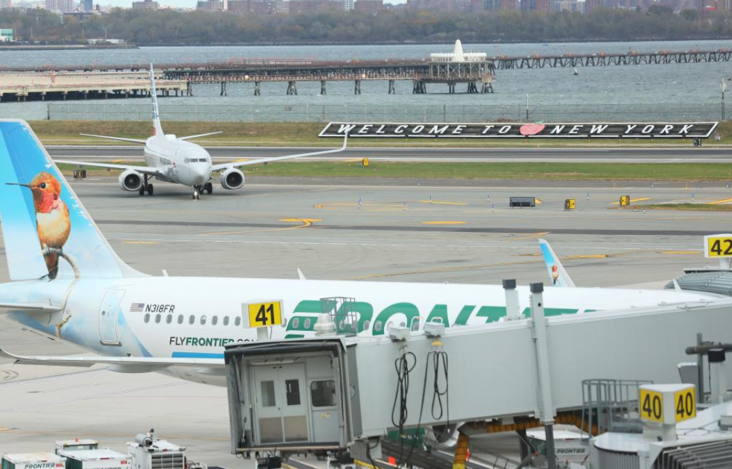 Aeropuertos de NY cesan operaciones por culpa del "Shutdown" del gobierno