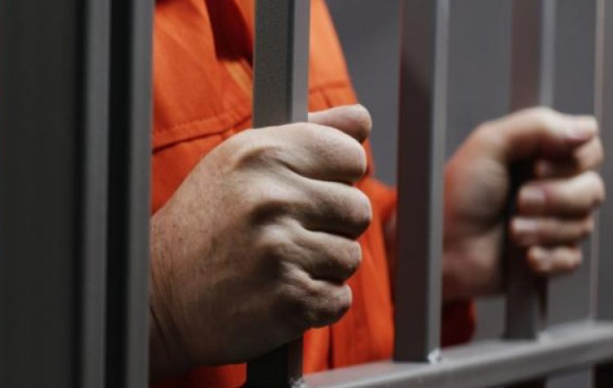 Liberan a tres detenidos por el robo al museo Louvre de París