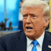 Trump dice no querer bombardear Venezuela a pesar de sus declaraciones previas