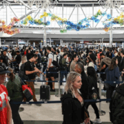 Cientos de vuelos cancelados en EEUU debido al cierre gubernamental