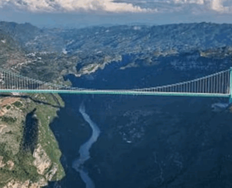 Colapsa el puente gigante Hongqi y el momento queda captado en vídeo