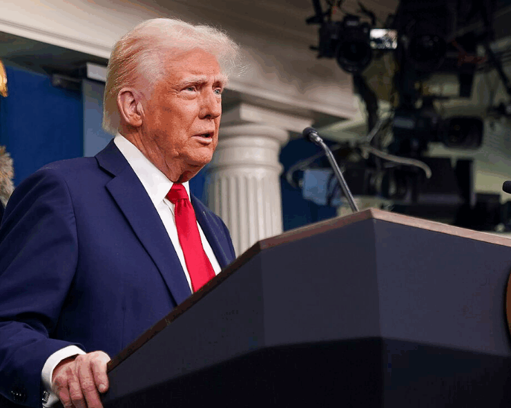 Trump lanza ultimátum a controladores aéreos pues cada vez hay menos personas trabajando