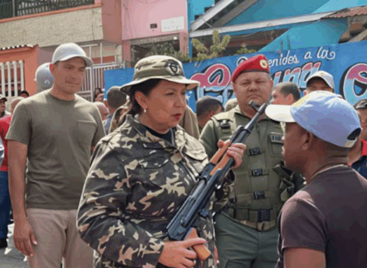 Venezuela arma a sus municipios para defender la frontera