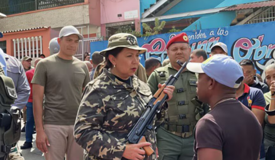 Venezuela arma a sus municipios para defender la frontera