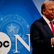 Trump insulta a corresponsales en La Casa Blanca aumentando las tensiones