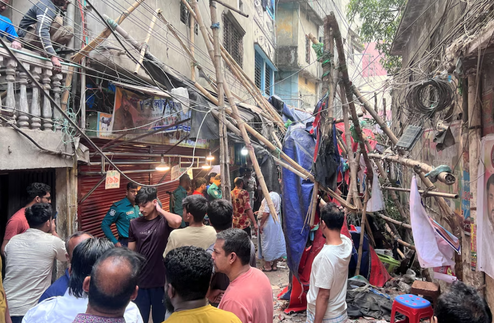 Impacto inmediato del terremoto en el centro de Bangladesh deja cientos de heridos