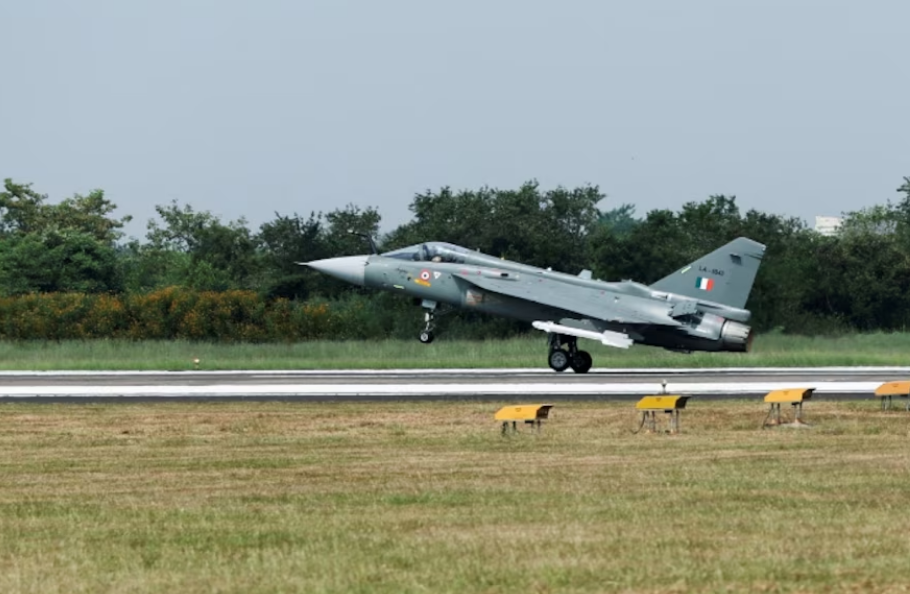 Avión de combate se incendia en Dubái, el avión le pertenecía a la India