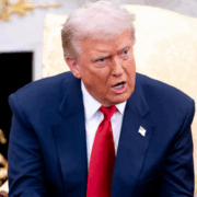 Trump recrudece su guerra contra la prensa creando aún más tensiones