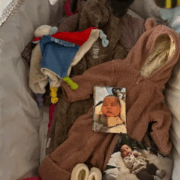 Las autoridades de Dinamarca en el ojo del huracán, lucha por bebés