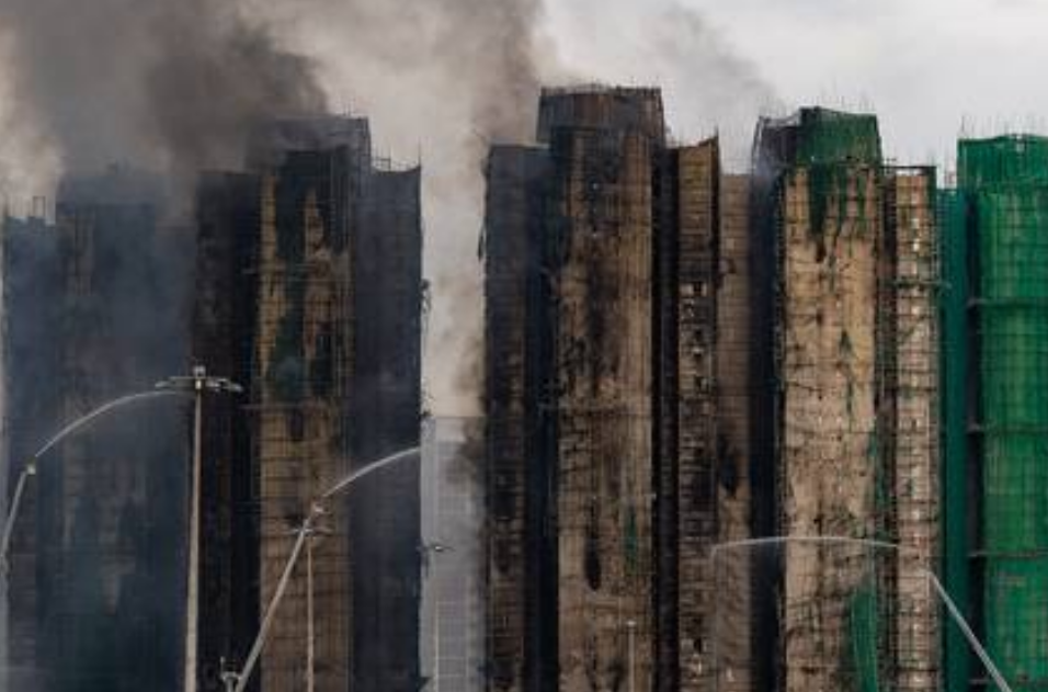 Hong Kong sufre el incendio más devastador en años dejando varios fallecidos