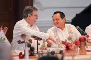 El gobernador Joaquín Díaz Mena y Marcelo Ebrard sostuvieron una reunión clave donde reafirmaron que los empleos se mantendrán en Yucatán, fortaleciendo la confianza para invertir en el estado.