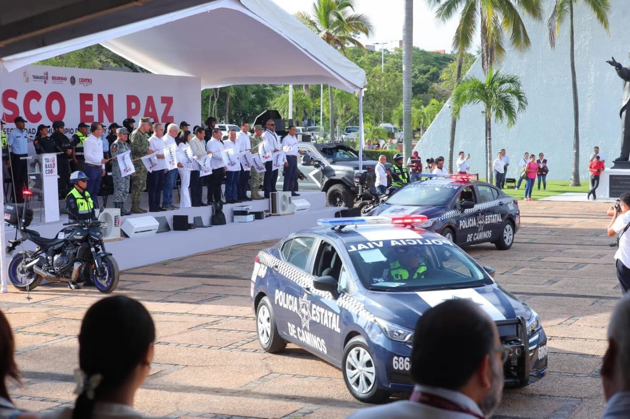 Entrega de unidades y equipo especializado