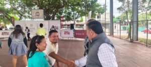Mauro Armin Lizama Córdova, titular del IDEY, acompañó la jornada de salud reafirmando el trabajo conjunto entre deporte y bienestar comunitario.